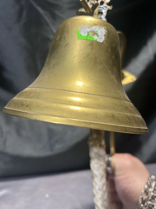 Mosiężny Dzwon Ścienny – Zdobienie ze Zwierzętami – Piękne Brzmienie