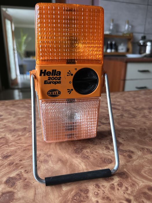 Lampa ostrzegawcza HELLA