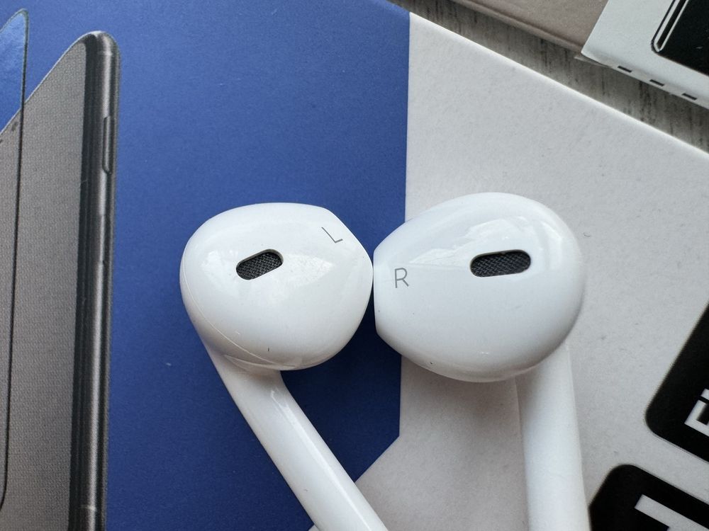 Gratis + Folia ochronna przód + tył + słuchawki iPhone 11