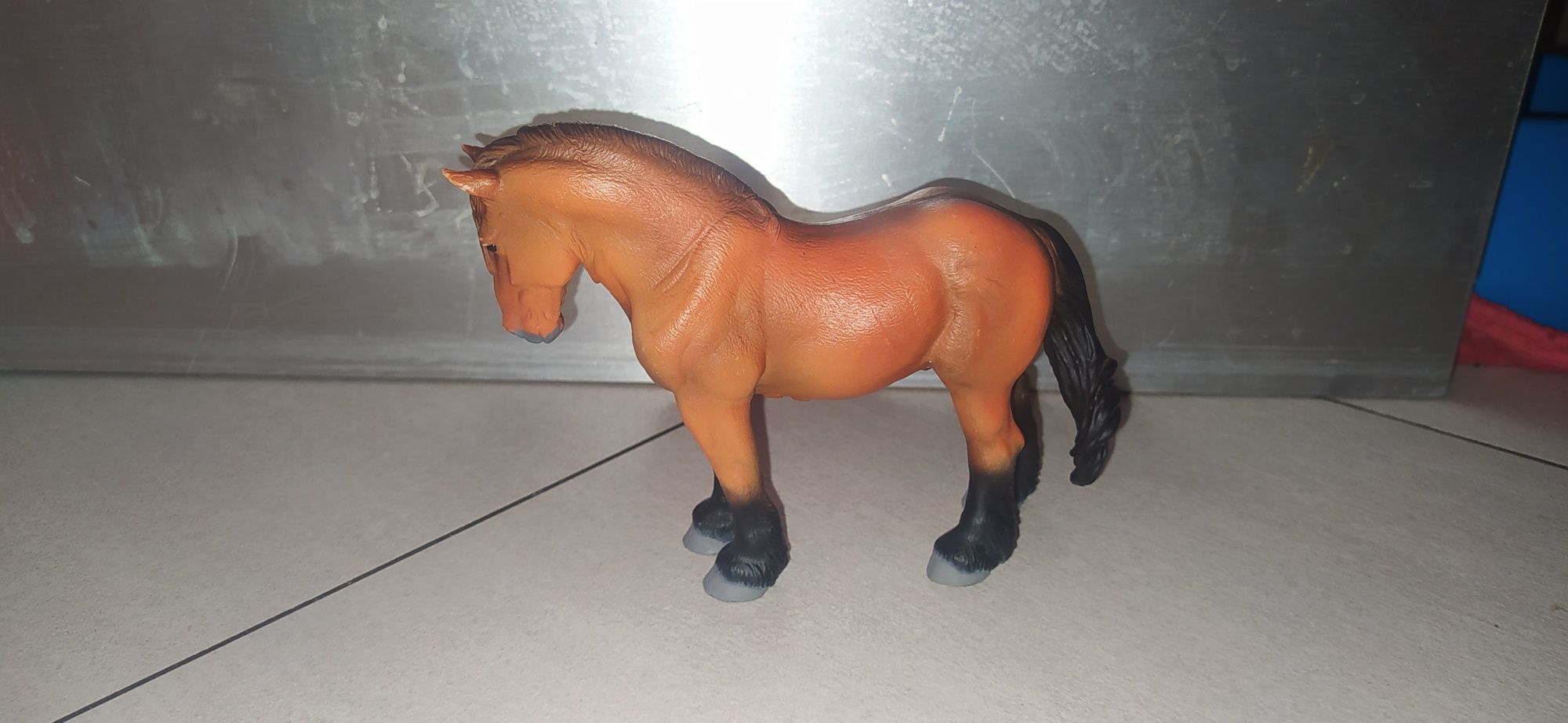 Figurka konia ardennes stallion. Marka Collecta