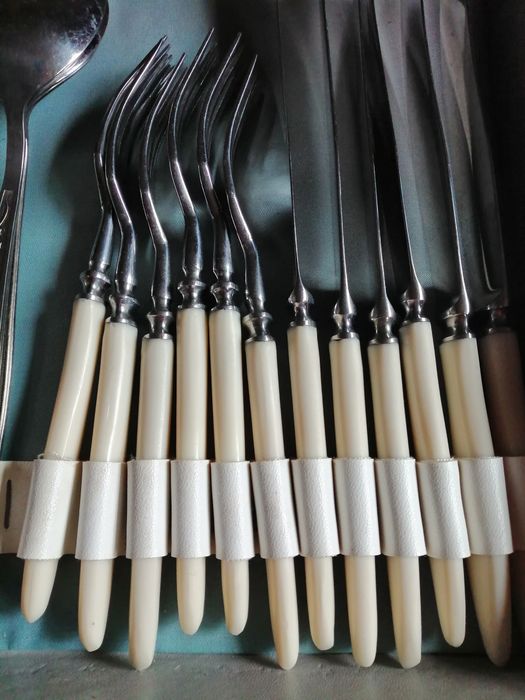 Zestaw sztućców z PRL-u