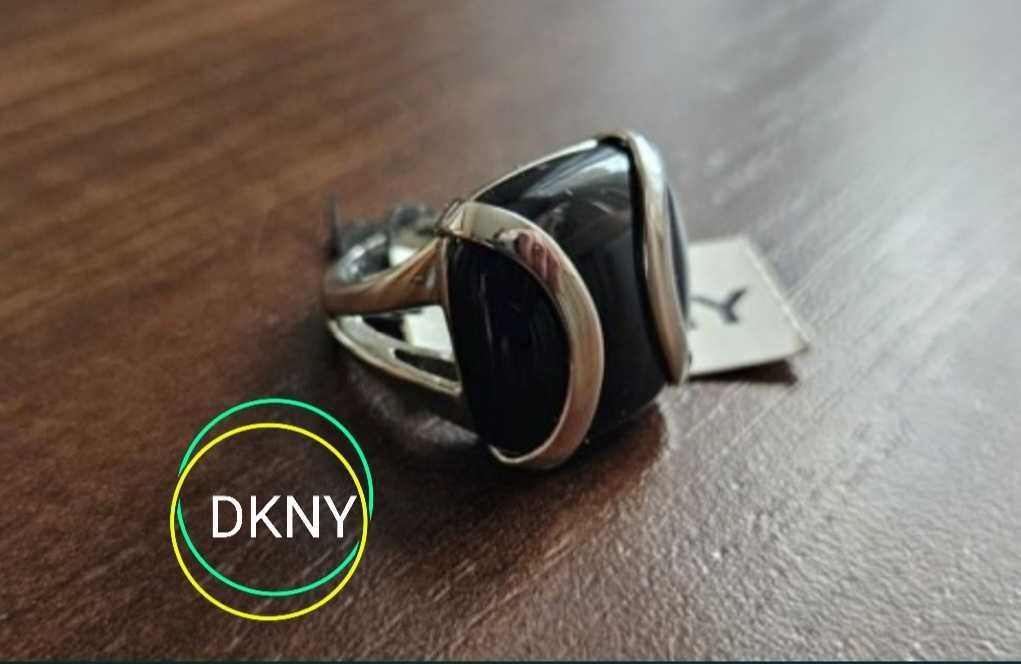 Elegancki Pierścionek DKNY czarny rozmiar 17 NOWY