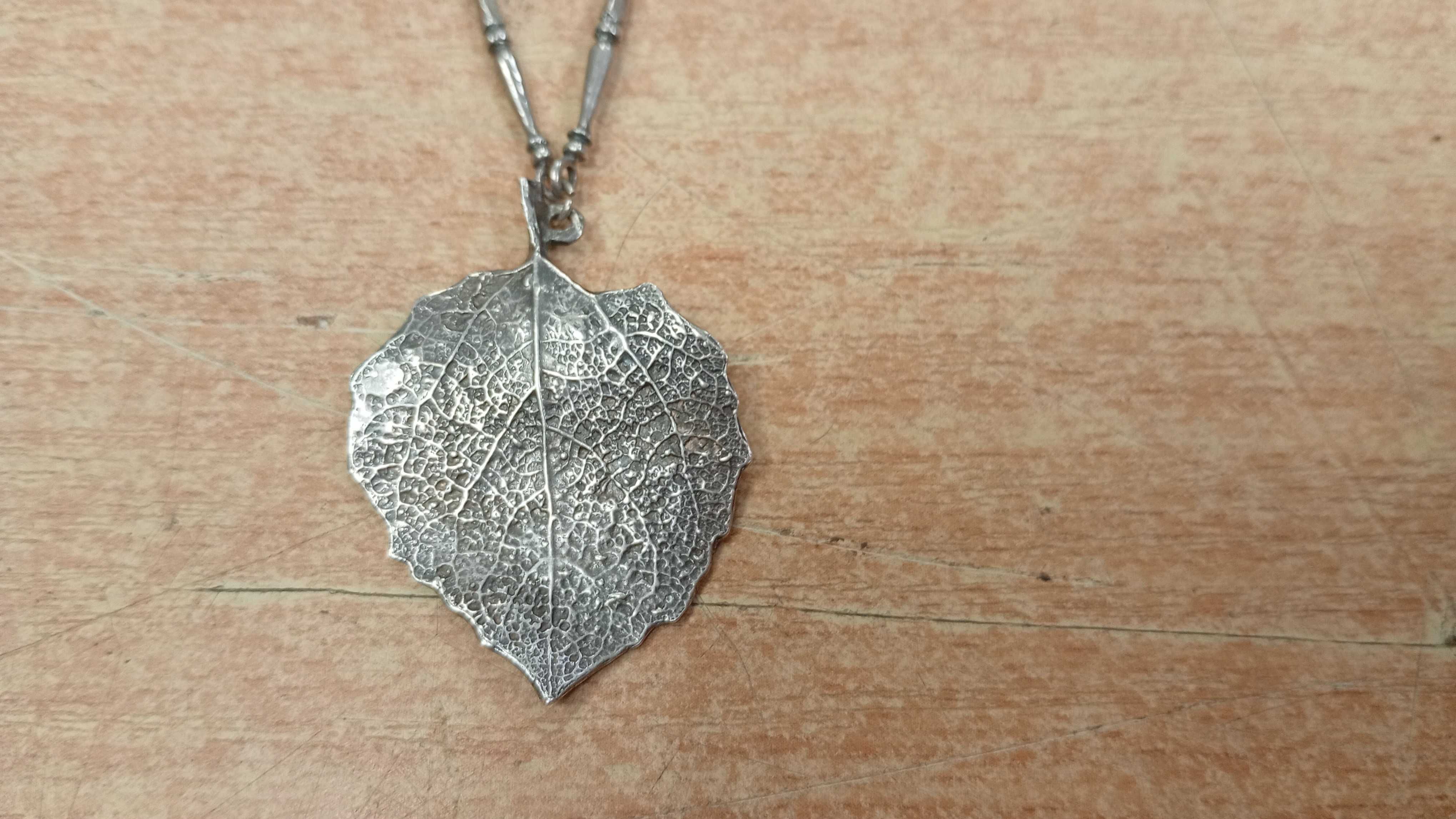 Srebrny łańcuszek z wisiorkiem 22,22g dł. ~45cm -Komis MADEJ Dębica