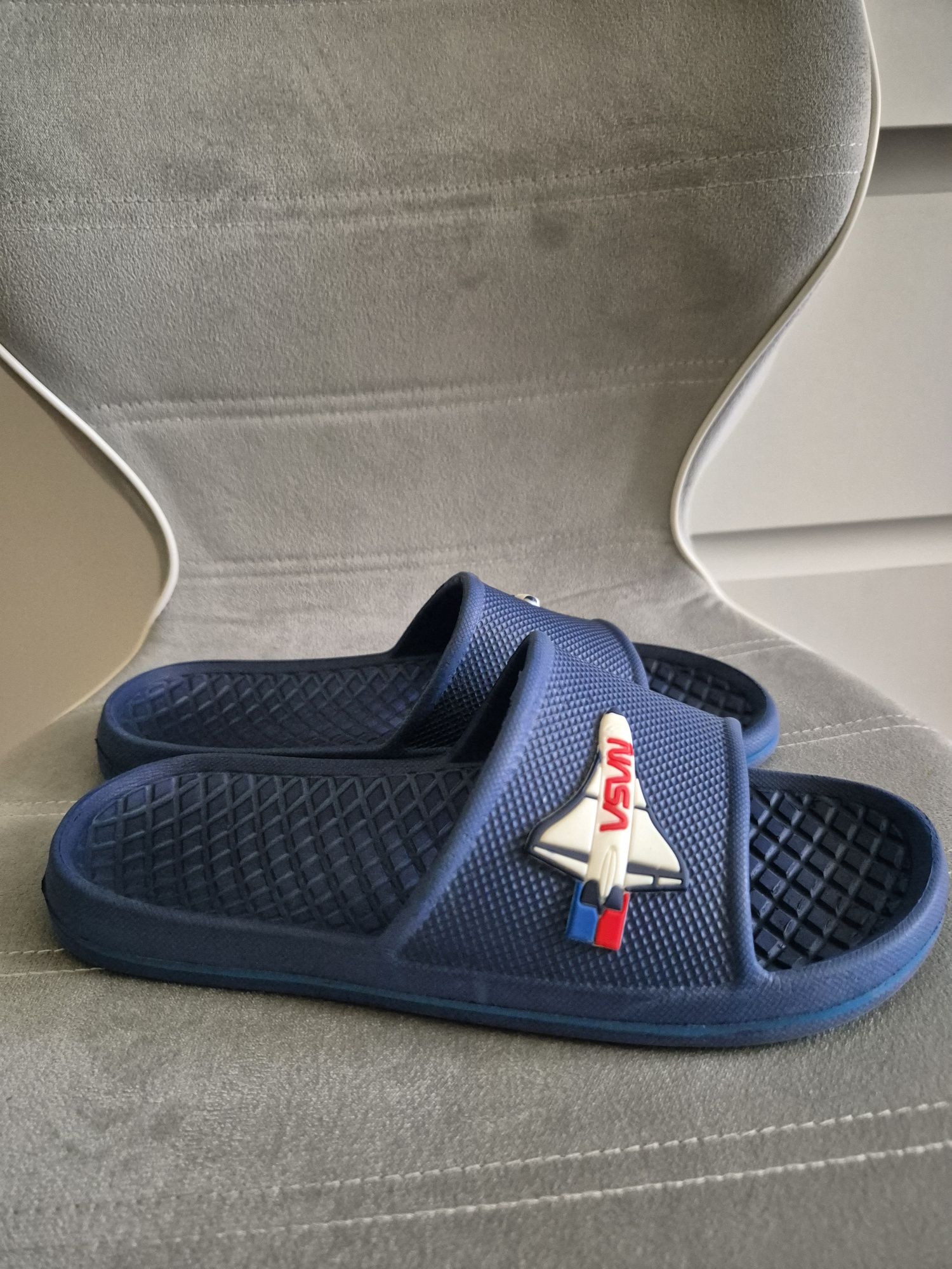 Klapki basenowe 35/36 lekkie