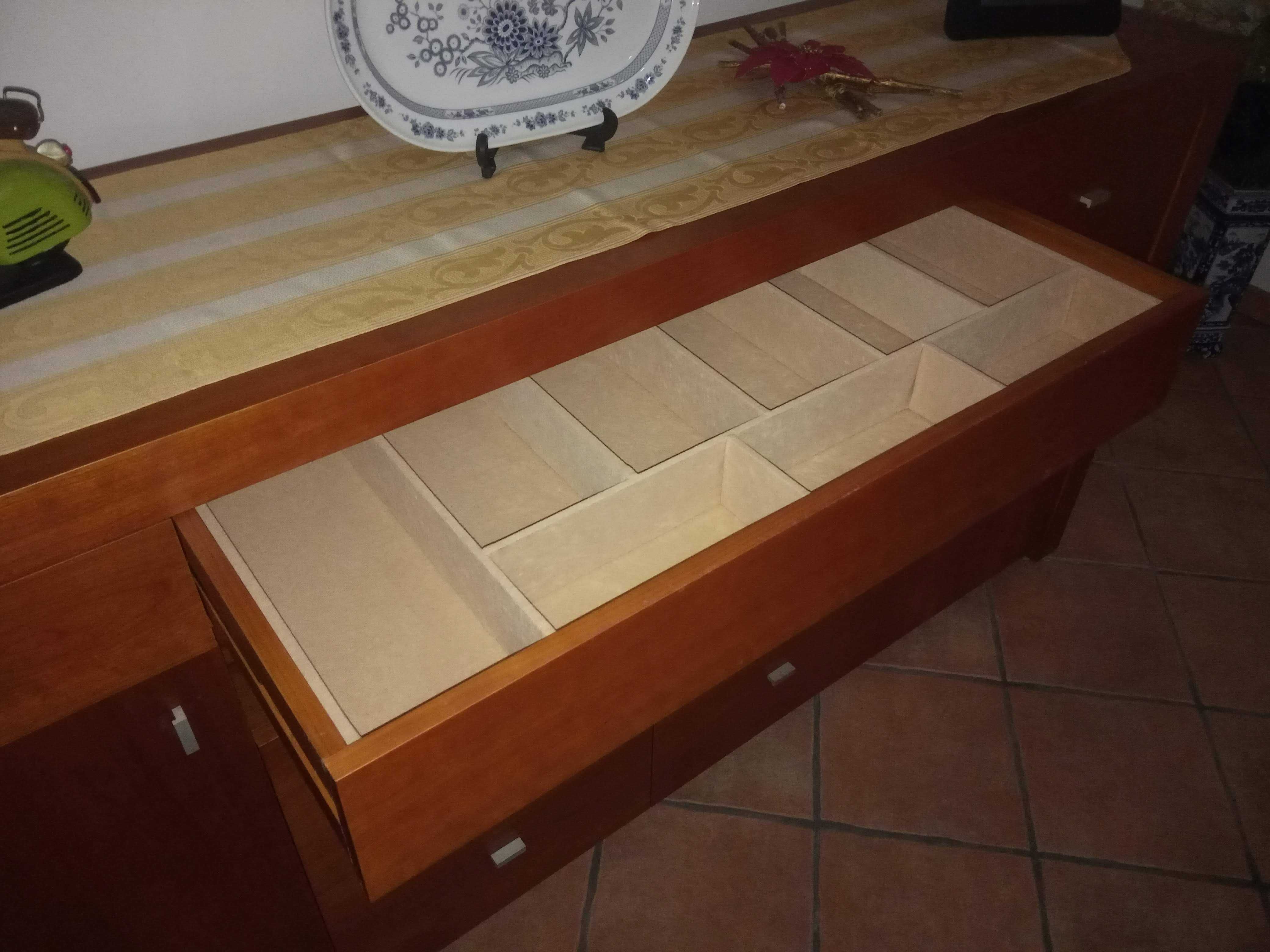 Mobília de sala em cerejeira maciça