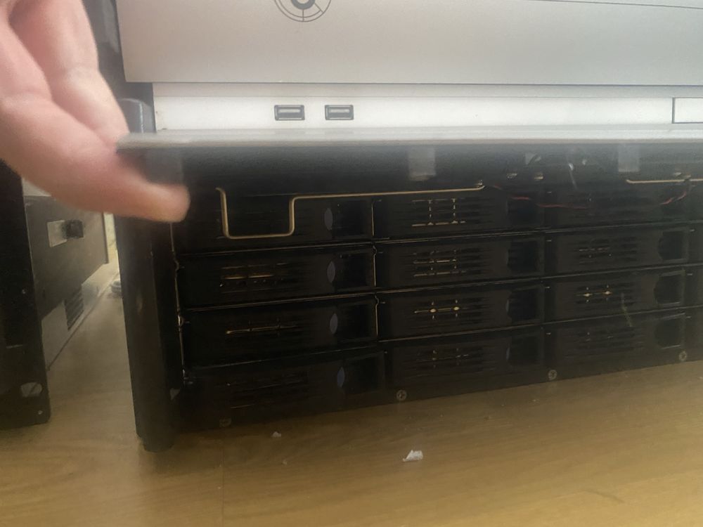 Servidores IPTV Rhode & Schwarz