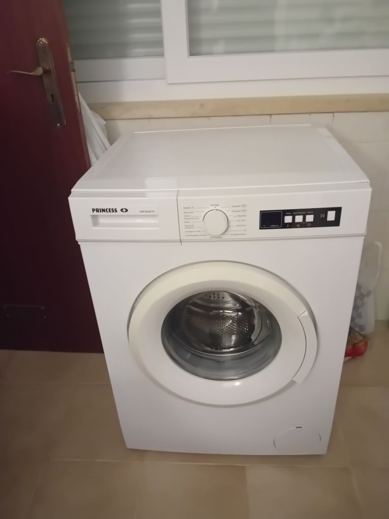 Máquina de lavar roupa  pricess de 7kg  ousada e em bom estado