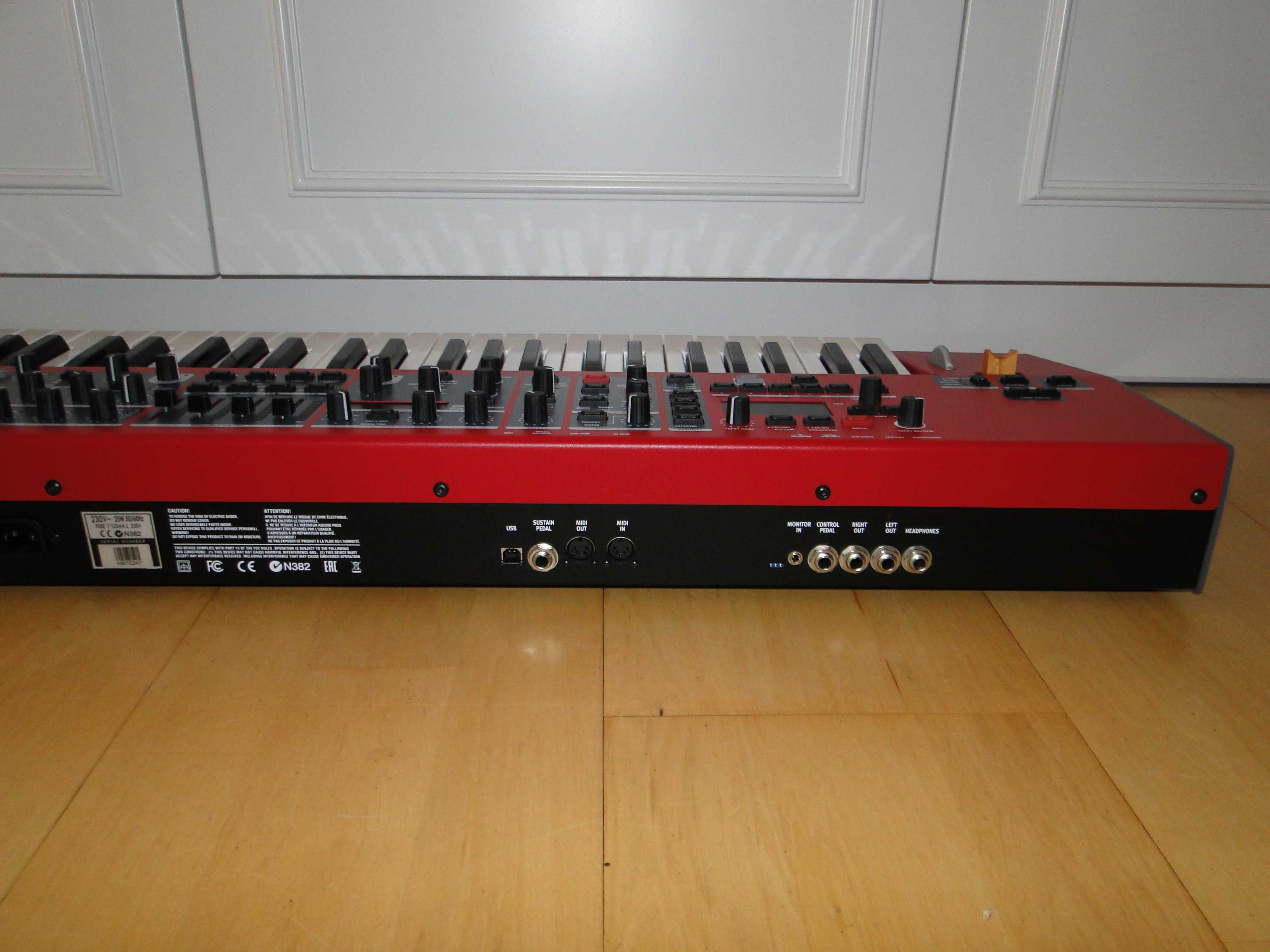 Zawodowy Syntezator Analogowy NORD WAVE 2.Jak Nowy+Futerał.Okazja!!