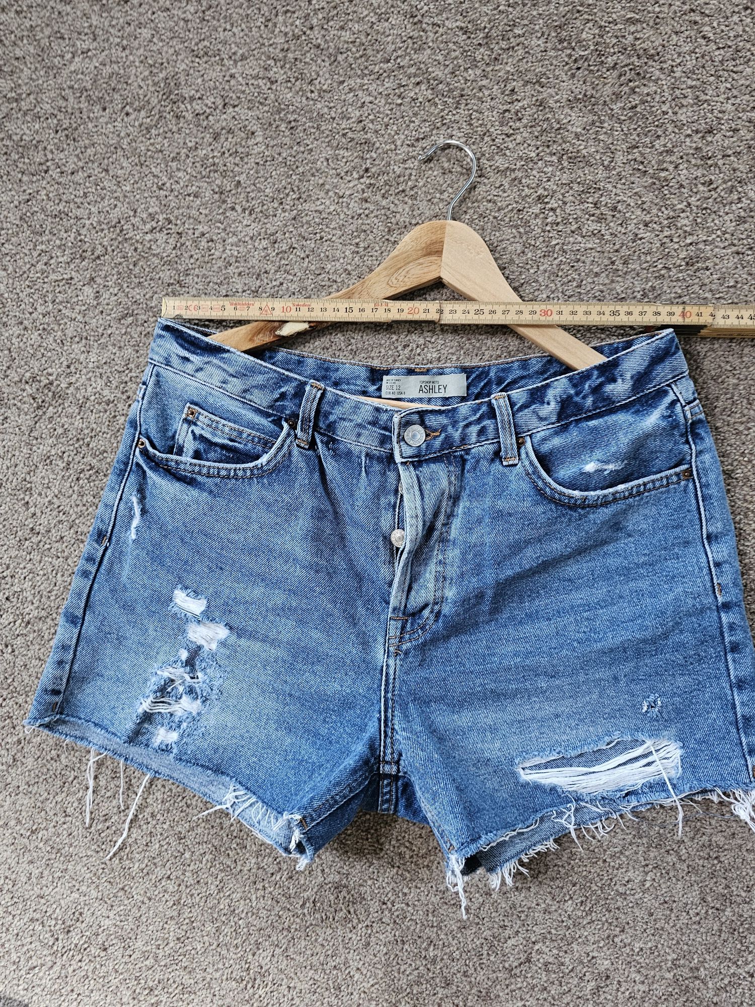 Spodenki jeansowe rozm.40 Ashley z przetarciami