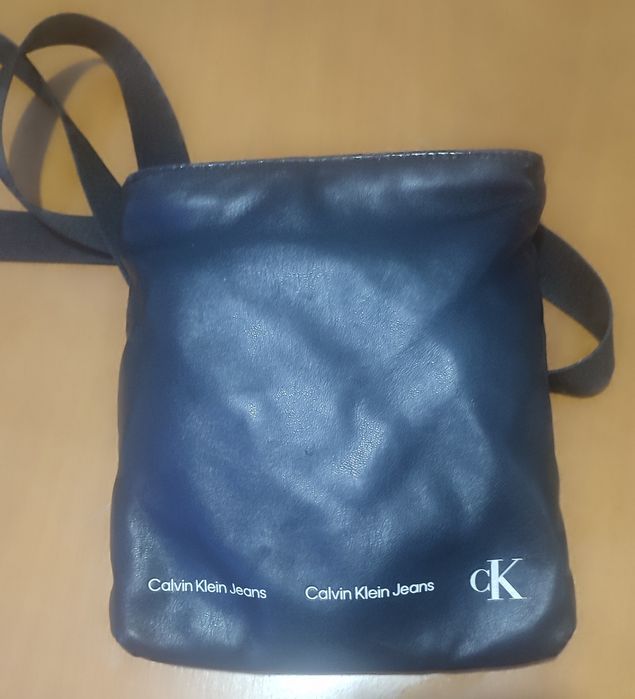 Bolsa preta Calvin Klein