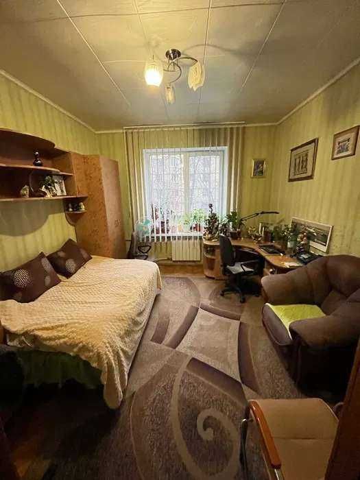 Здається кімната на Куренівці