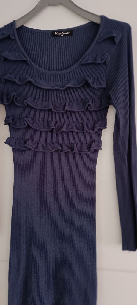 Vestido de malha azul escuro tamanho M . Usado