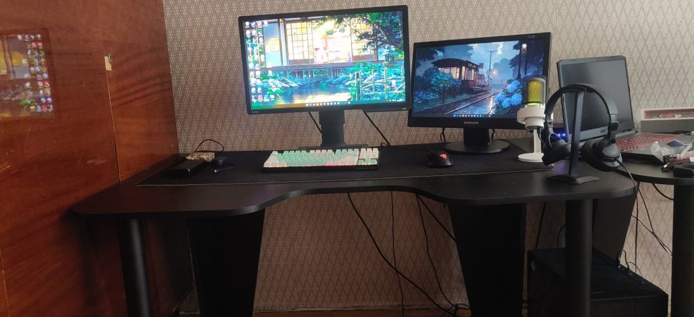 Продам комп'ютер і монітори