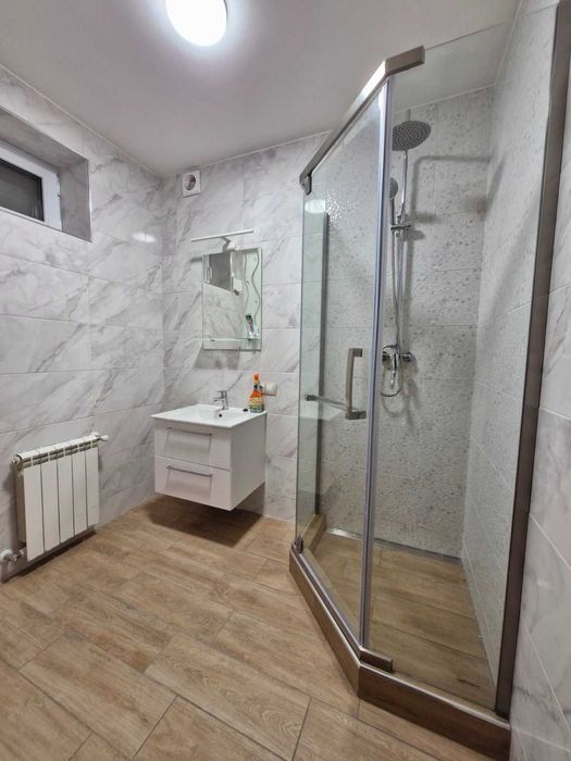 Продаж будинку 214  кв. метрів в 40 км від Києва.