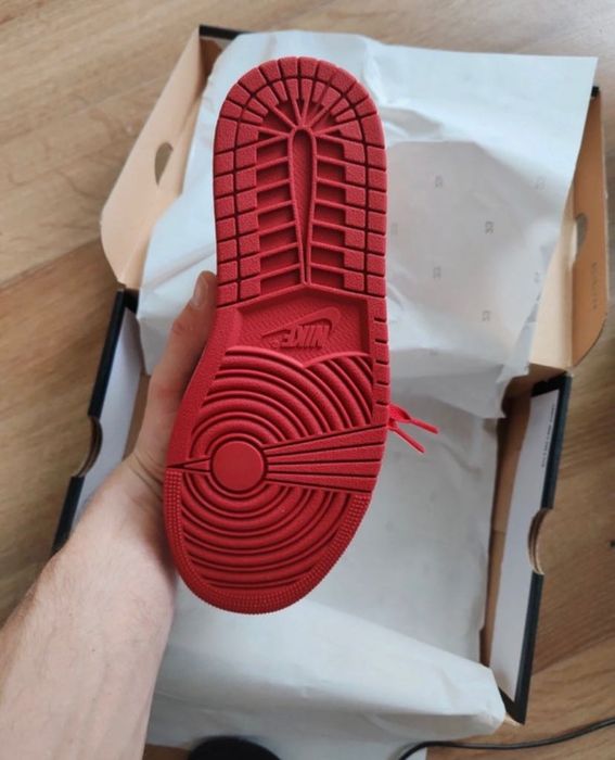 Jordan 1 Mid Homem