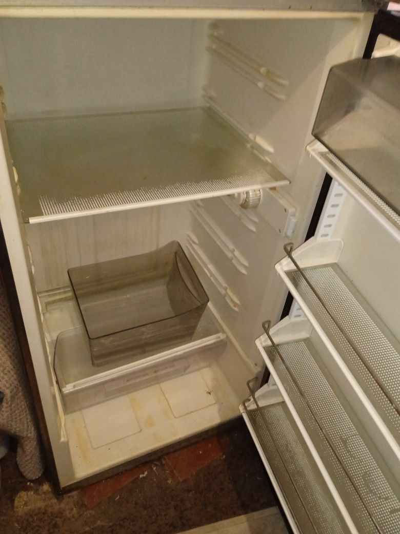 Холодильник LIEBHERR нерабочий