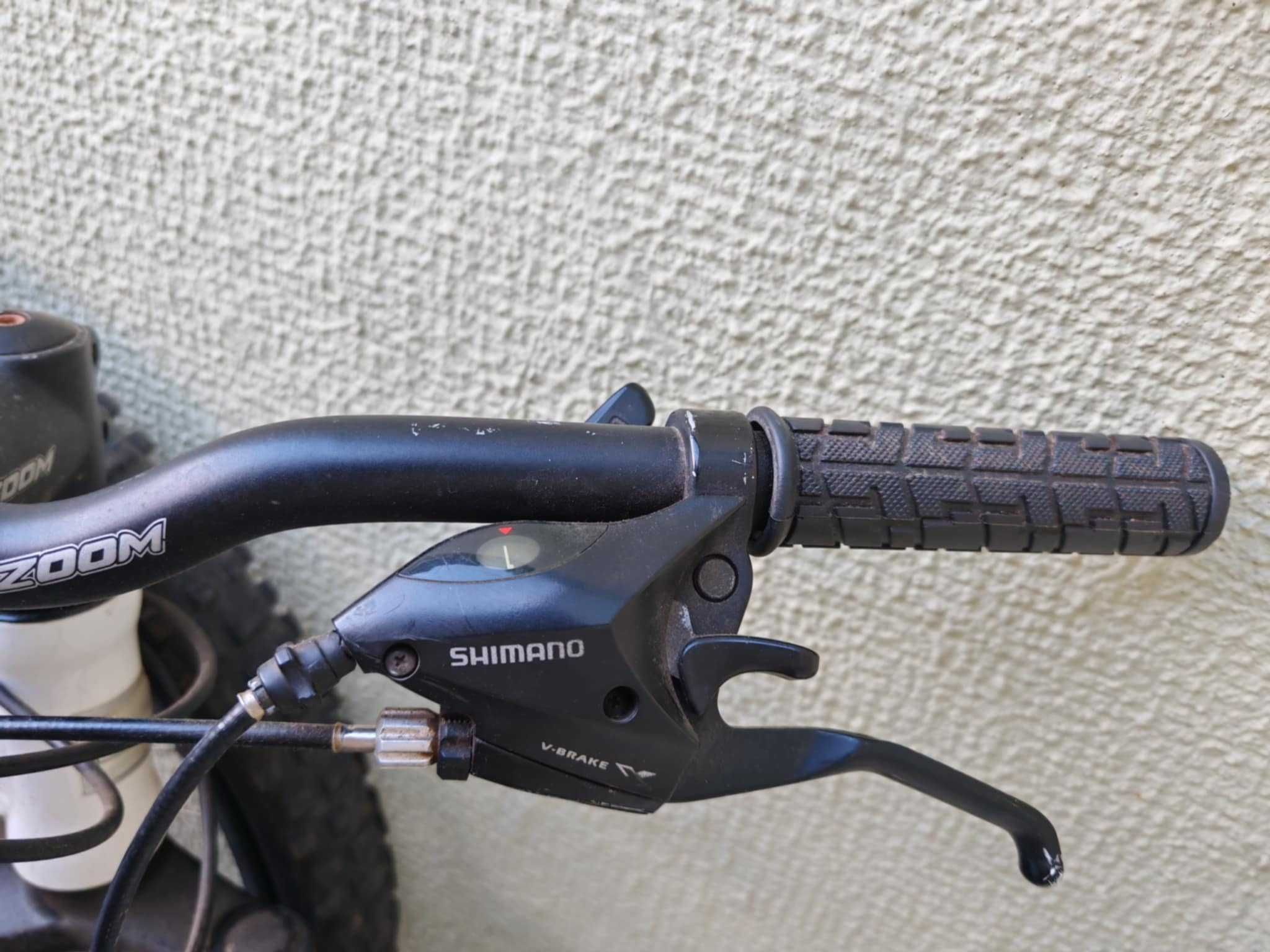 bicicleta btt completamente funcional