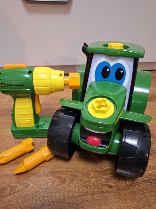Zbuduj traktor John Deere Tomy