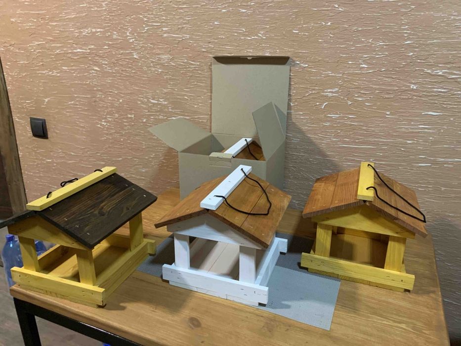 Годівничка для птахів