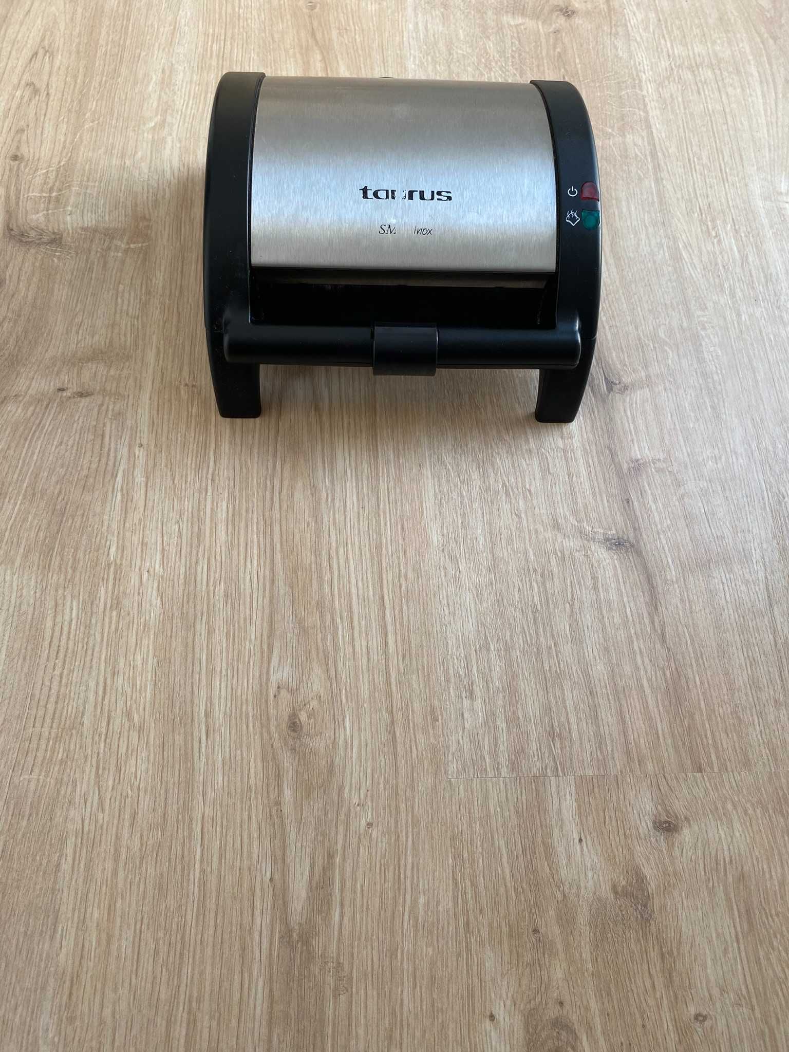 Lote com torradeira e tostadeira, com OFERTA de termo elétrico NOVO