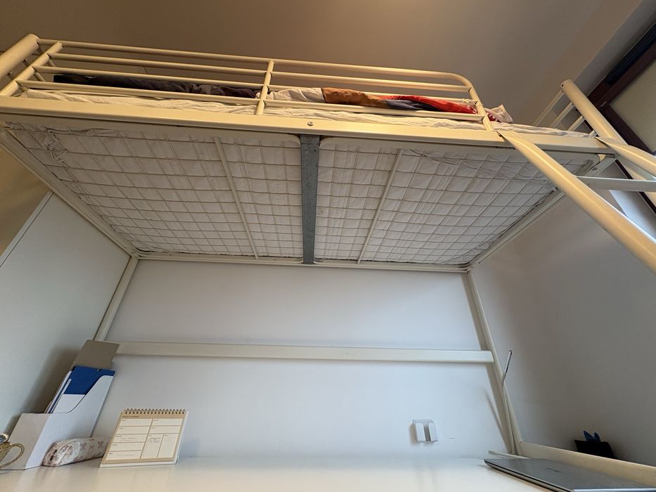 Łòżko antresola SVARTA IKEA z materacem