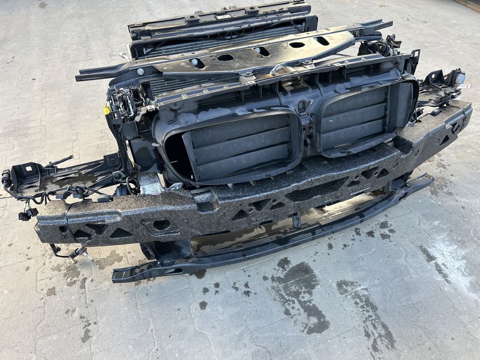 Pas przedni z chłodnicami wzmocnienie czołowe belka zamki BMW f10 f11