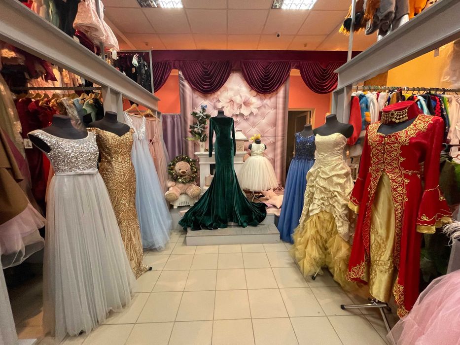 Продаю колекцію дитячих та жіночих суконь для проката та фотосесій