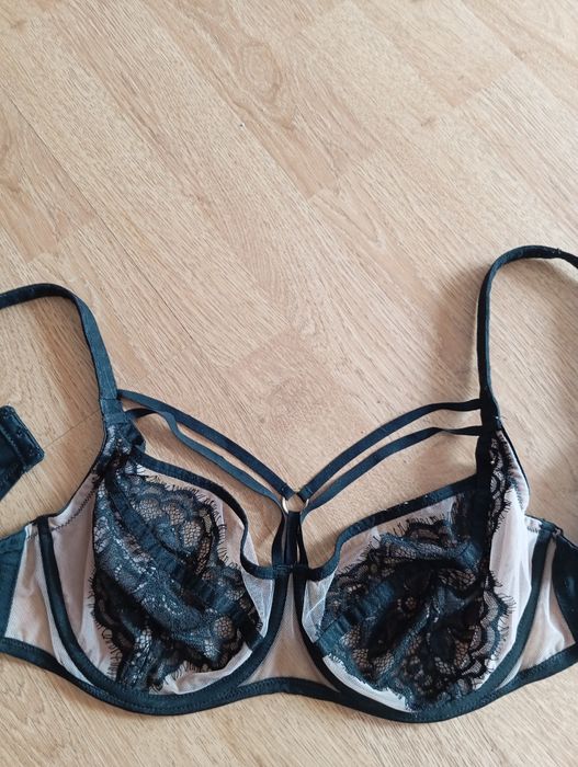 Biustonosz Vanilla z paseczkami