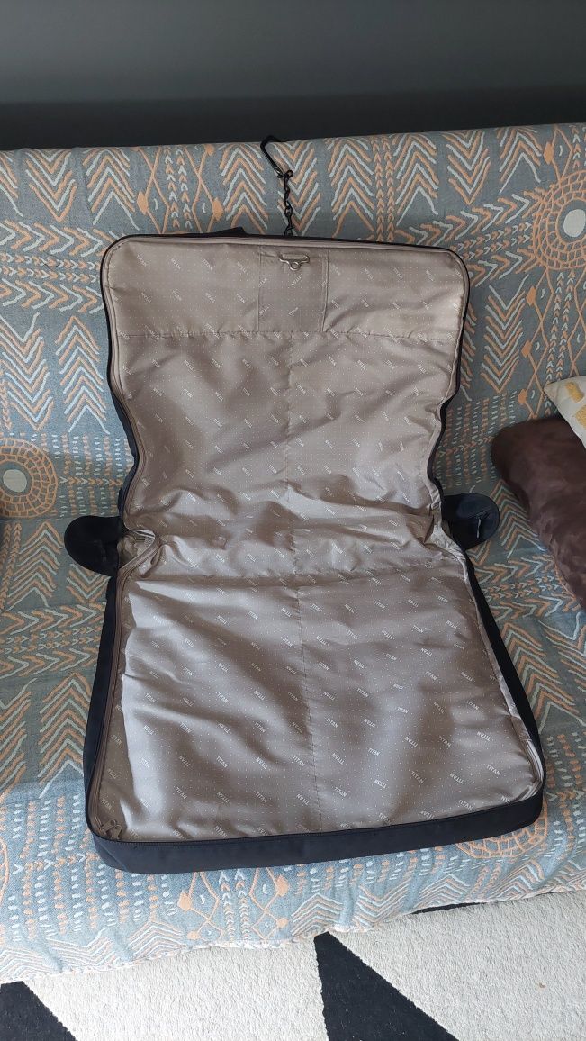 Torba na garnitur Titan Continental