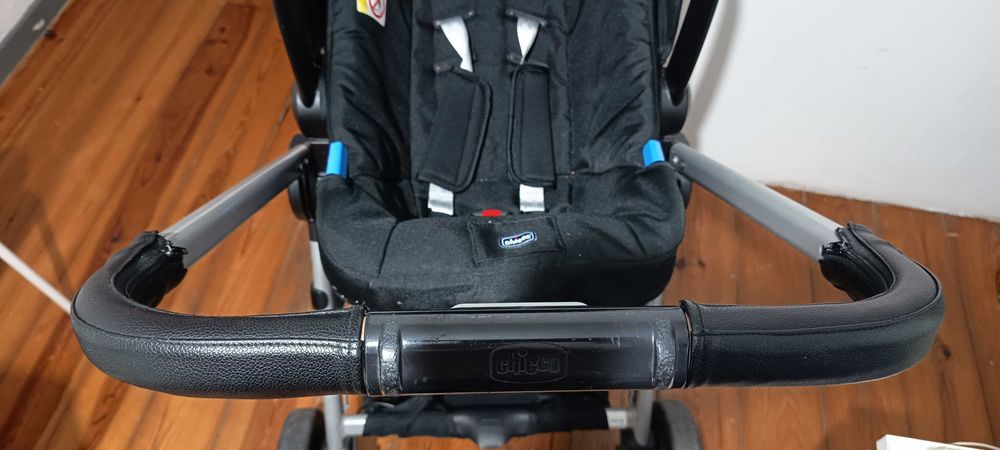 Vendo Carrinho de Bebe Chicco Fechamento envelope + ovo + base  do ovo