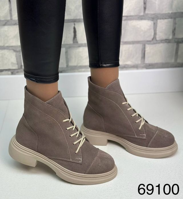 Жіночі шкіряні демісезонні черевики в кольорах