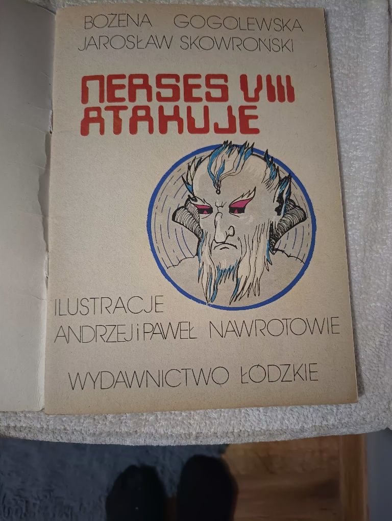 2 Komiksy ecie-pecie o wszechświecie, wynalazku oraz nersus 8 atakuje