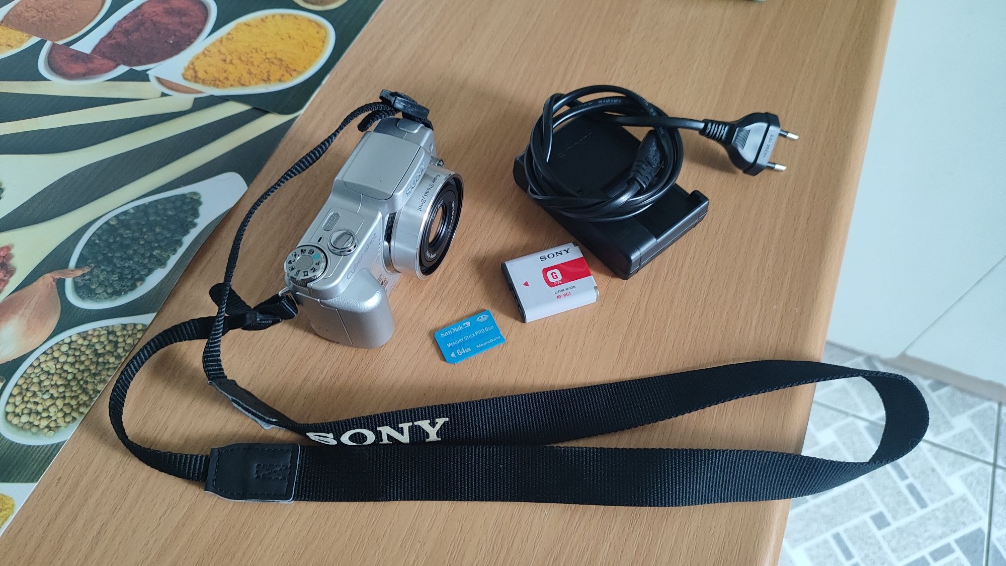Sony DSC H3 w bardzo dobrym stanie