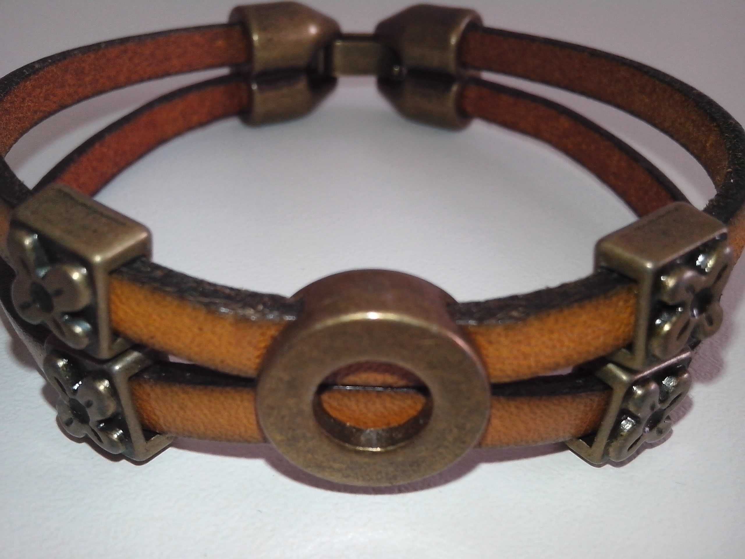 Pulseira de cabedal amarela. Nova.