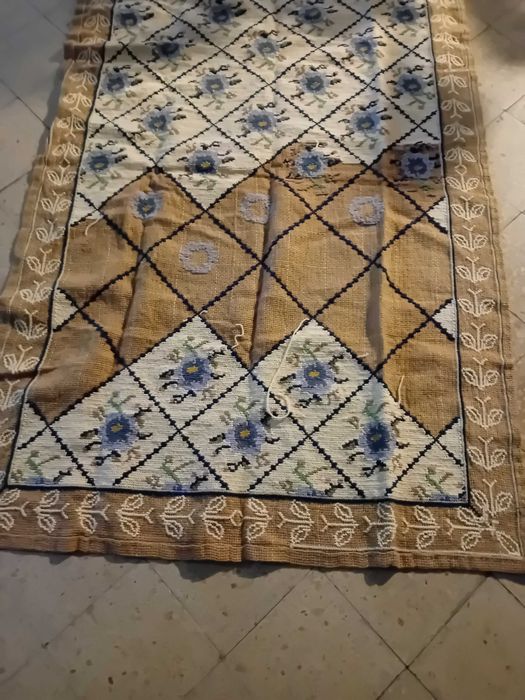Tapete de arraiolos inacabados