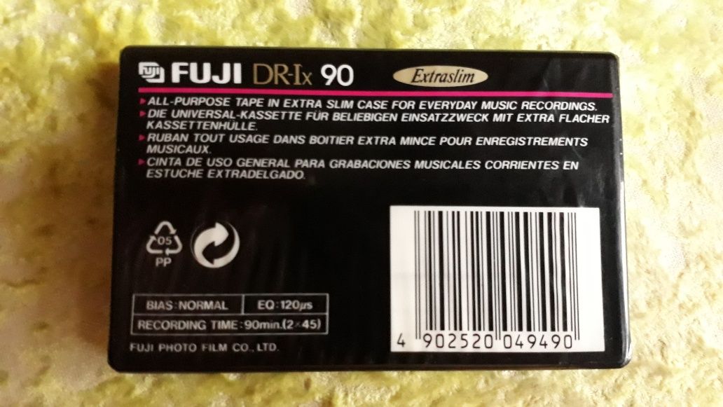 Компакт-кассета "FUJI - DR-lx" - 90