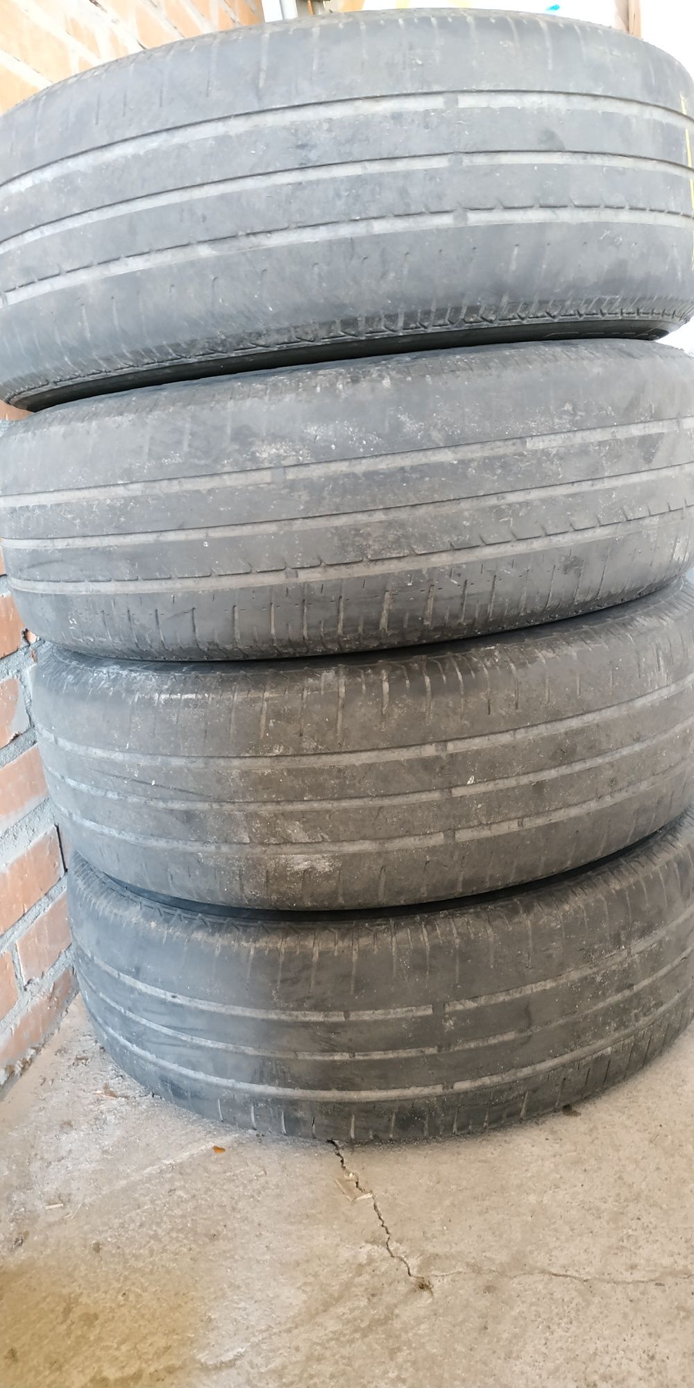 Продам комплект Літні шини Bridgestone 225/70/R16    4 штуки