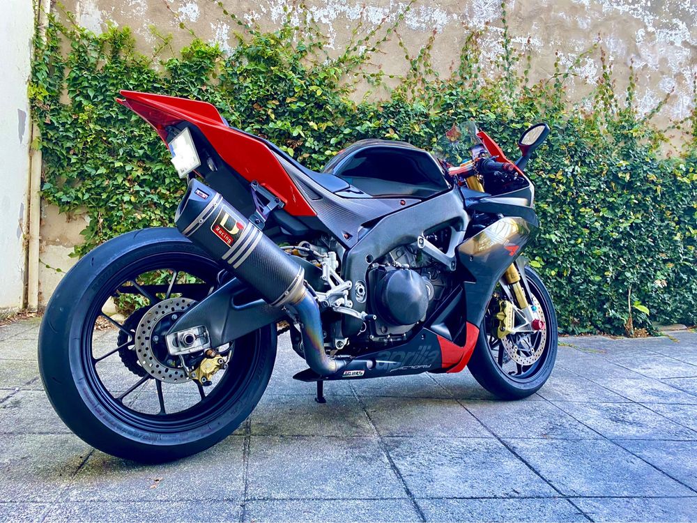 Aprilia RSV4 Factory