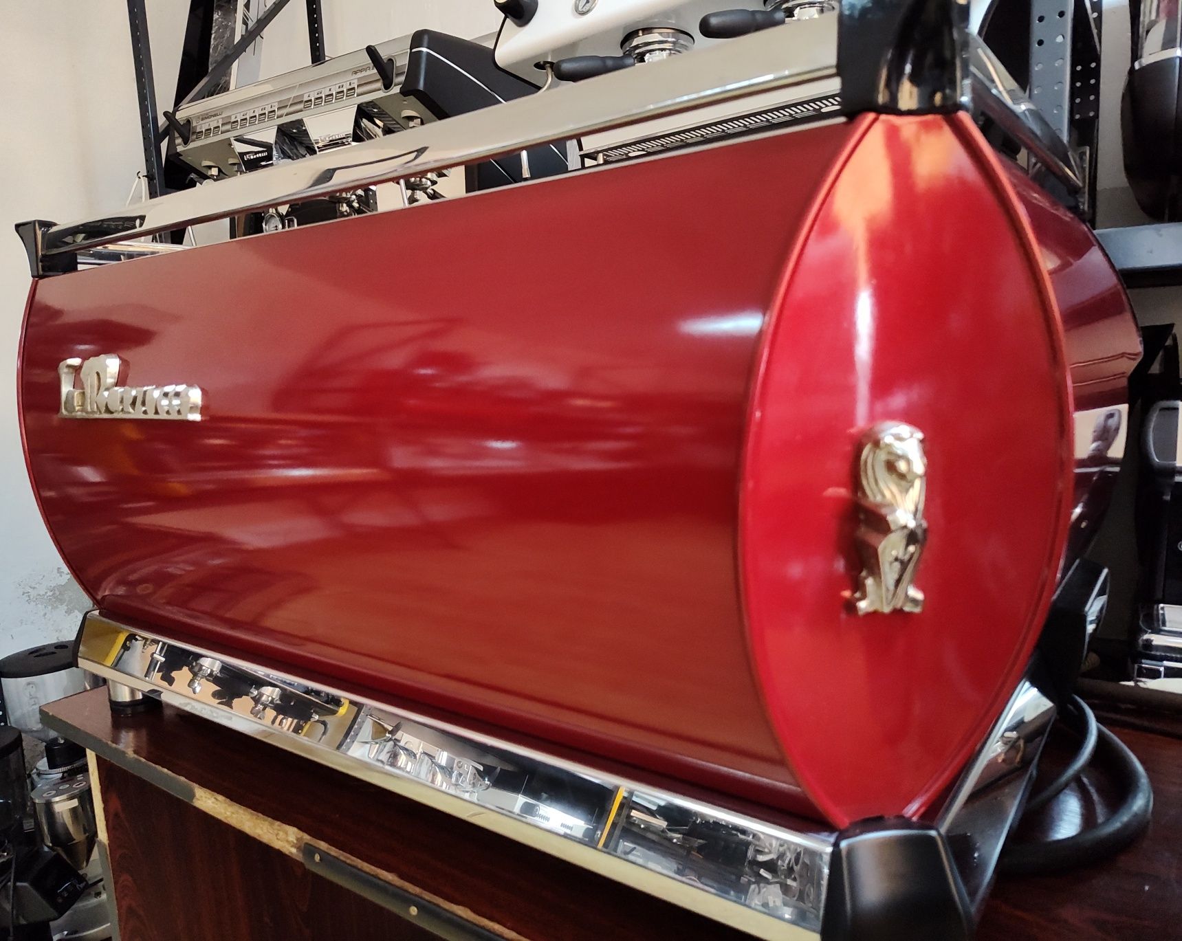Професійна кавомашина LA marzocco gb5