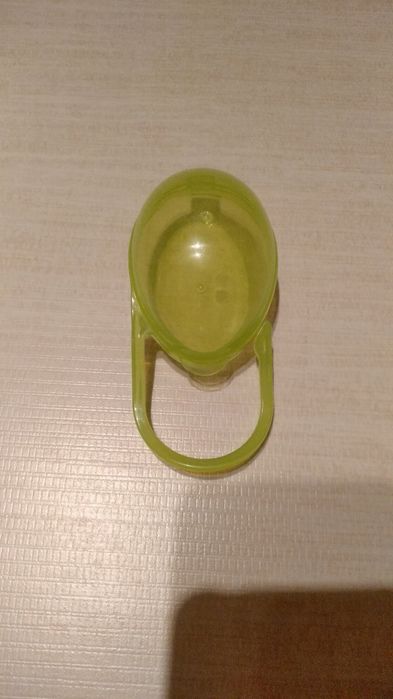 Футляр/контейнер/чохол для зберігання пустушок.