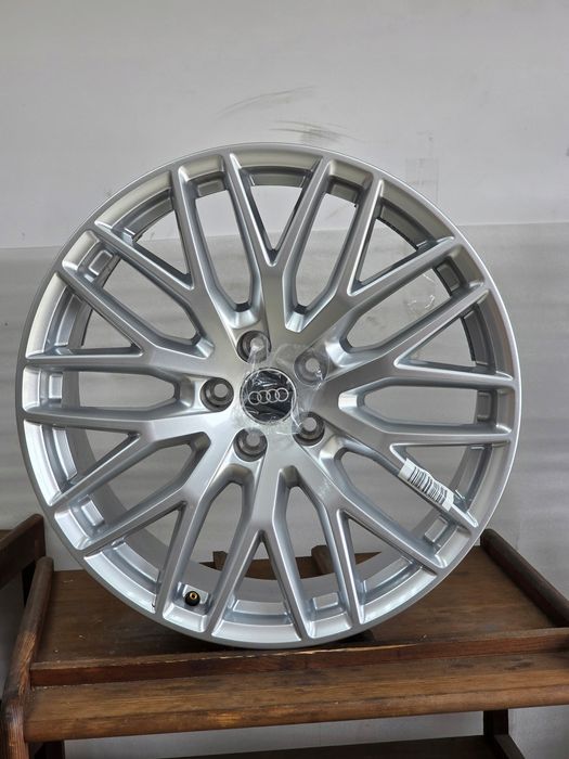 Oryginalna Felga Alufelga Audi Q7 4M 20 Cali 4M0601025Q Et 33