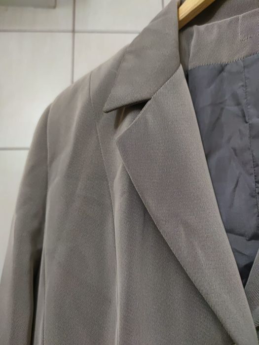 damska marynarka XL surdut kobiecy długi kremowa z długim rękawem ręka