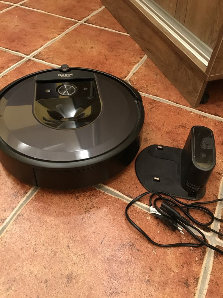 Roomba vacuum i7