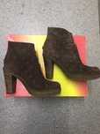 Botins Camurça - Marca Prof - Cor castanha -Tam 38