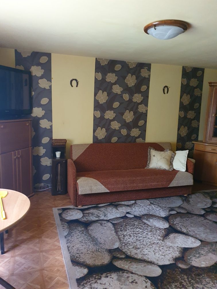 Dom z tarasem na działce 800 m2