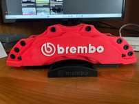 Stojak na długopisy w kształcie zacisku hamulcowego Brembo – Druk 3D