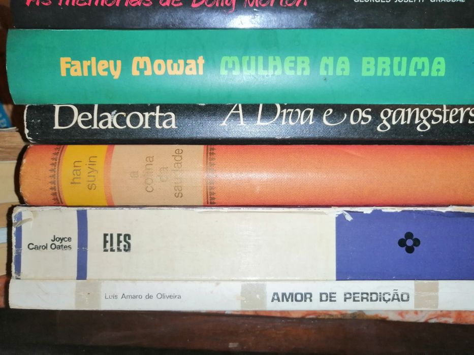 Vários livros vários preços