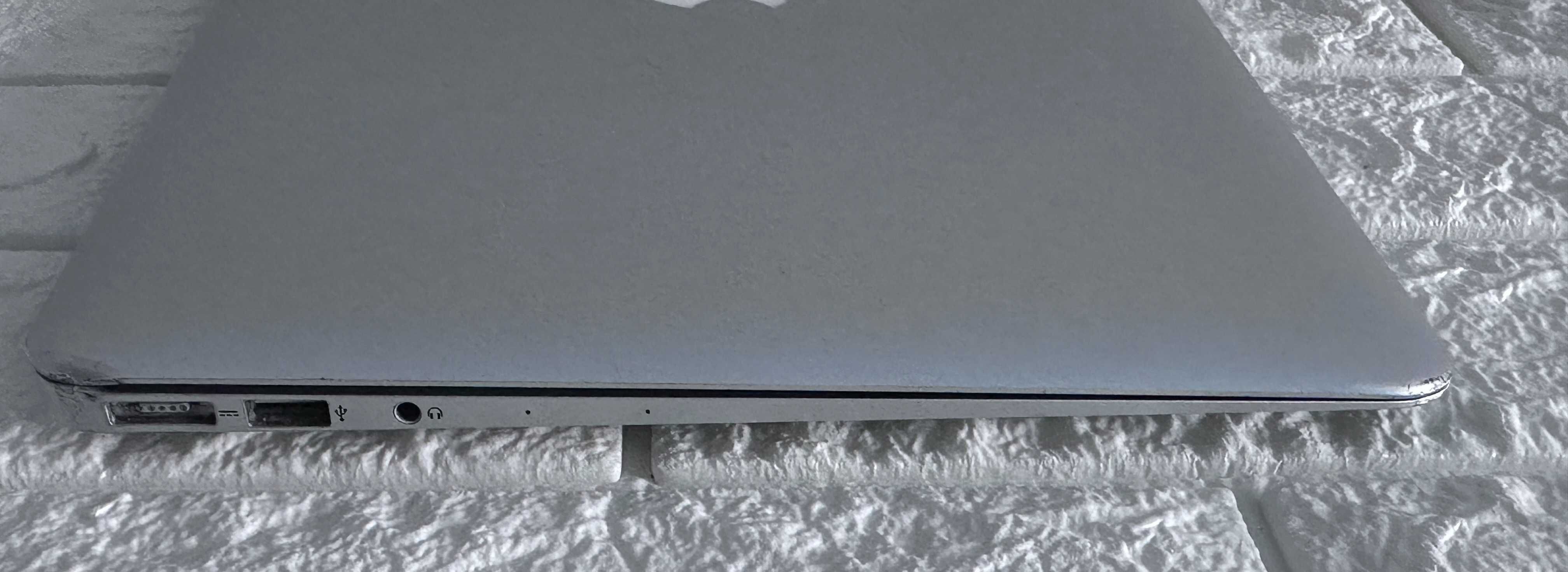 MacBook Air 13 2013 I5 4GB RAM 128GB SSD