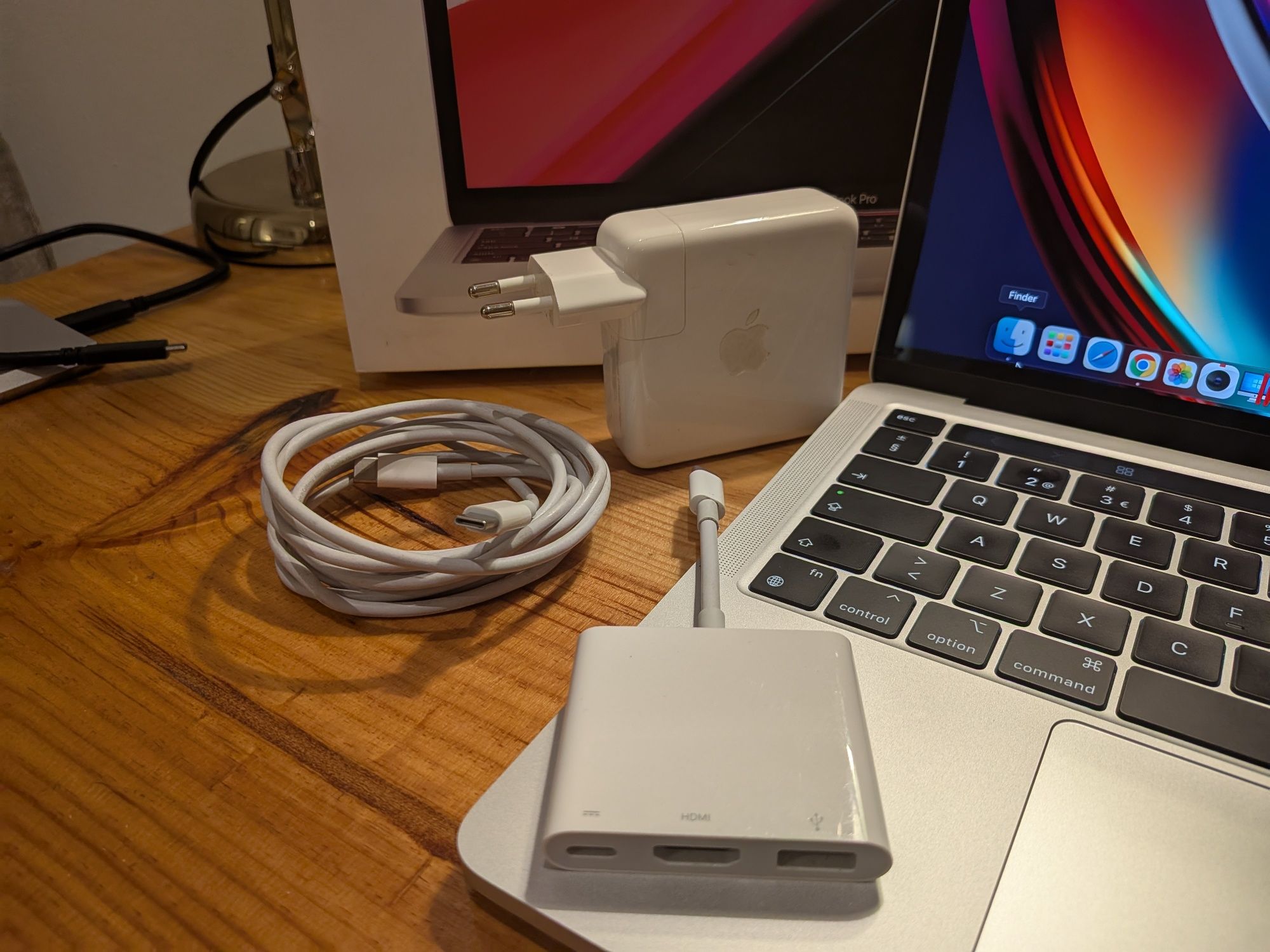 MacBook Pro 13'' | M1 | 8GB | 512GB + Magic Mause
MacBook Pro 13'' |