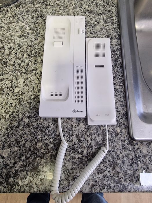 telefone universal Golmar T-510R.